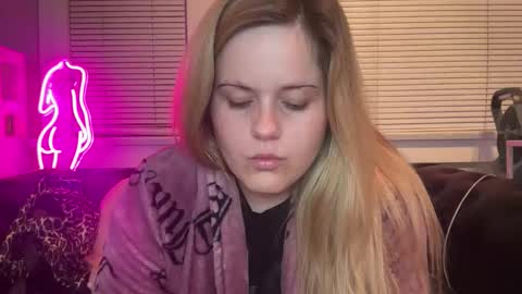 Snapshot of samanthafever chatting on 02-15-26, 11:30 samanthafever online show from 02-15-26, 11:30