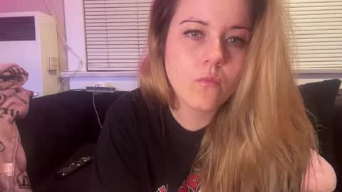 Snapshot of samanthafever chatting on 03-21-26, 11:15 samanthafever online show from 03-21-26, 11:15