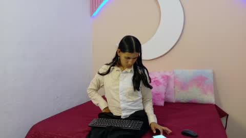 Snapshot of samanthalaurent chatting on 07-10-26, 07:16 samanthalaurent online show from 07-10-26, 07:16