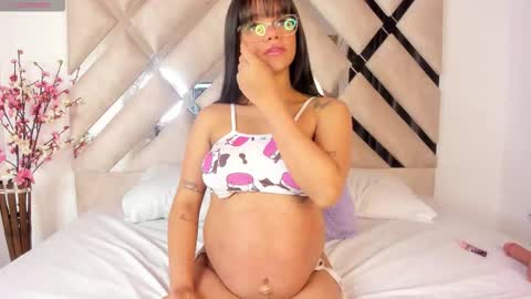 Snapshot of samanthalyx chatting on 11-26-25, 12:28 Samantha online show from 11-26-25, 12:28