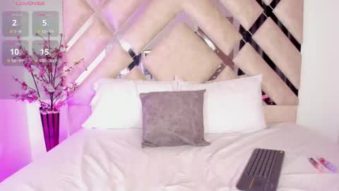 Snapshot of samanthalyx chatting on 12-04-25, 11:52 Samantha online show from 12-04-25, 11:52