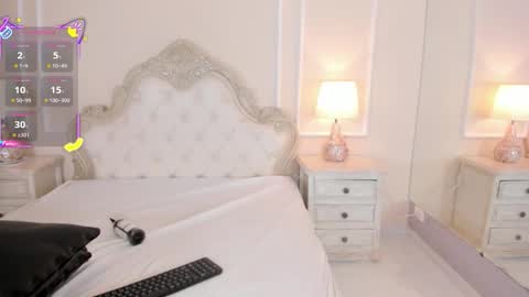 Snapshot of samanthapierce chatting on 11-24-25, 12:16 Samantha online show from 11-24-25, 12:16