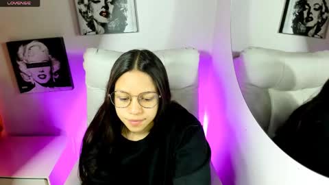 Samantha online show from 04-19-26, 04:17