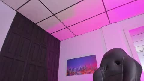 Snapshot of samanthawestx chatting on 02-13-25, 11:58 Sam online show from 02-13-25, 11:58