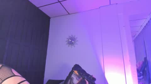 Snapshot of samanthawestx chatting on 11-10-25, 08:41 Sam online show from 11-10-25, 08:41