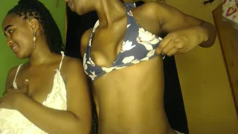 Snapshot of samanthjey chatting on 03-11-26, 02:12 manth online show from 03-11-26, 02:12