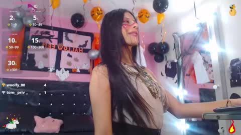 Snapshot of samaracortez chatting on 10-31-25, 08:32 Sammy online show from 10-31-25, 08:32