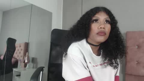 samaragrey18 online show from 02-19-25, 03:39