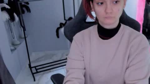 Snapshot of samaralong chatting on 11-17-25, 09:15 Sam online show from 11-17-25, 09:15