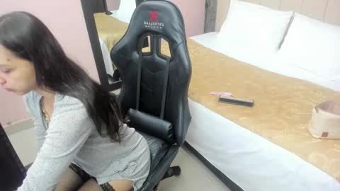 Sara  online show from 02-18-25, 11:33