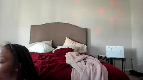 Yaya online show from 09-25-25, 04:21