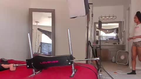 Yaya online show from 03-25-26, 07:09