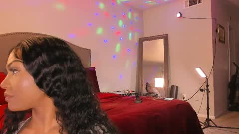 Snapshot of samatha1998 chatting on 04-27-26, 08:23 Yaya online show from 04-27-26, 08:23