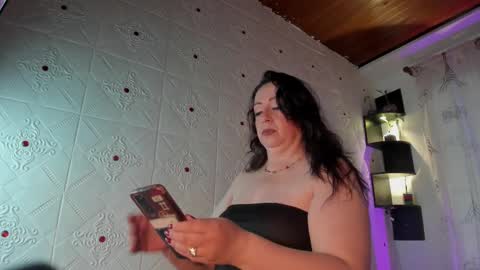 Snapshot of samethyst chatting on 11-11-25, 11:21 samethyst online show from 11-11-25, 11:21