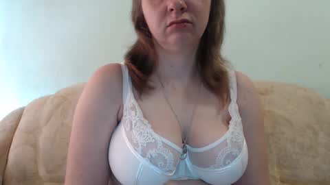 Snapshot of samiliya chatting on 02-15-25, 11:28 samiliya online show from 02-15-25, 11:28