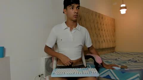 samir_19x online show from 07-10-26, 03:44