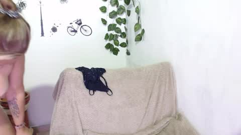 SAMIRA online show from 12-24-24, 11:28