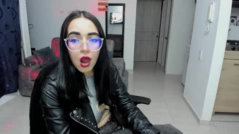 SARA online show from 10-15-25, 02:33