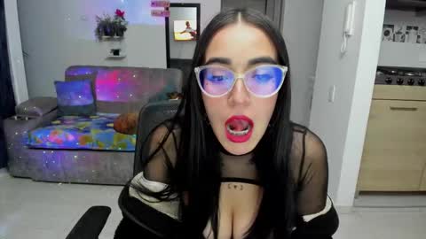 SARA online show from 02-17-26, 01:35