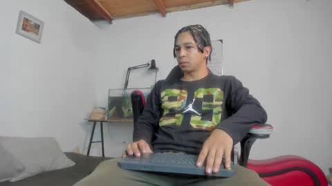 Snapshot of sammy_and_mike_ls chatting on 02-02-26, 11:09 Sophie y Mark online show from 02-02-26, 11:09