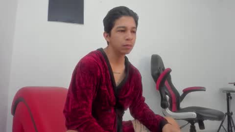 Snapshot of sammy_and_mike_ls chatting on 02-05-26, 10:42 Sophie y Mark online show from 02-05-26, 10:42