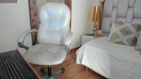 Sammy online show from 10-17-25, 05:37