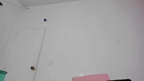 Snapshot of sammy_sm_ chatting on 12-22-24, 06:39 Sammy online show from 12-22-24, 06:39