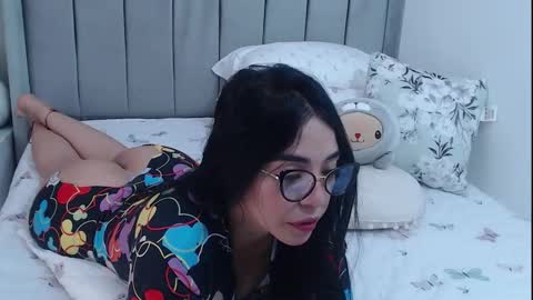 Snapshot of sammyboomm_ chatting on 10-19-25, 04:29 Sammyboom online show from 10-19-25, 04:29