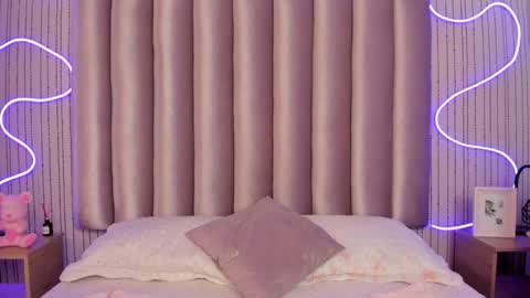 Samantha   online show from 04-22-26, 03:09