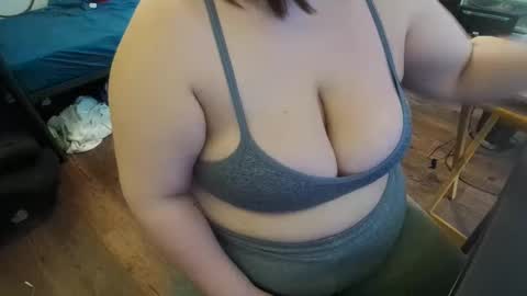 Snapshot of sammytimelove chatting on 10-10-25, 08:02 Sammy Time online show from 10-10-25, 08:02