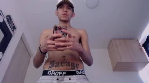 Snapshot of samuel_suarez chatting on 12-03-24, 07:00 online show from 12-03-24, 07:00