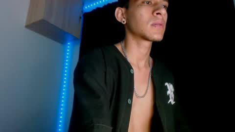 Snapshot of samuel_suarez chatting on 12-05-24, 06:43 online show from 12-05-24, 06:43