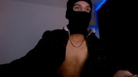 Snapshot of samuel_suarez chatting on 01-09-25, 05:02 online show from 01-09-25, 05:02