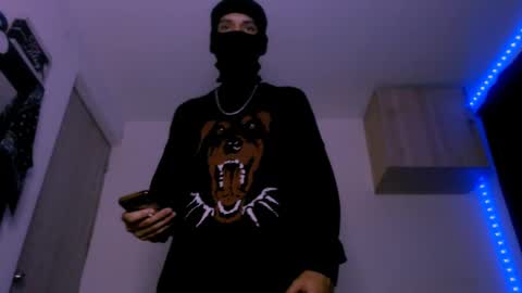 Snapshot of samuel_suarez chatting on 02-22-25, 04:07 online show from 02-22-25, 04:07