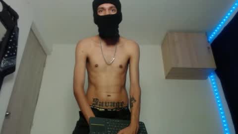 Snapshot of samuel_suarez chatting on 03-08-25, 09:18 online show from 03-08-25, 09:18