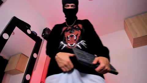 Snapshot of samuel_suarez chatting on 09-12-25, 09:42 online show from 09-12-25, 09:42