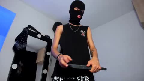   online show from 11-04-25, 01:16