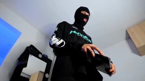   online show from 11-19-25, 07:41