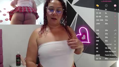 Snapshot of samy_sexxx_ chatting on 09-18-25, 08:00 Samy online show from 09-18-25, 08:00