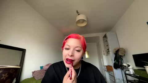 Snapshot of samymoon3 chatting on 11-25-25, 10:15 Samymoon online show from 11-25-25, 10:15