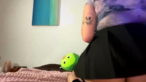 Snapshot of samymoon3 chatting on 12-04-25, 07:11 Samymoon online show from 12-04-25, 07:11