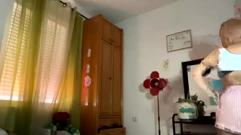 Snapshot of samymoon3 chatting on 05-28-26, 10:23 Samymoon online show from 05-28-26, 10:23