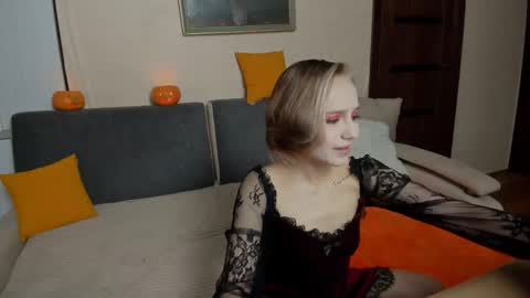 Snapshot of samyscott chatting on 10-31-25, 10:16 SamyScott online show from 10-31-25, 10:16