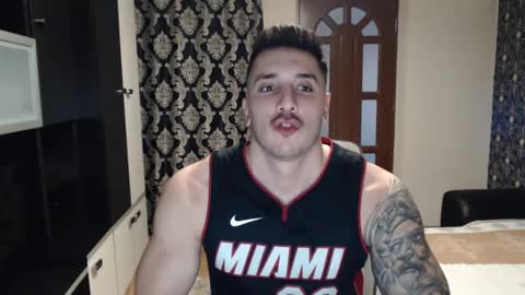 Snapshot of sanchezerik4 chatting on 01-31-25, 06:35 Sanchez Erik online show from 01-31-25, 06:35