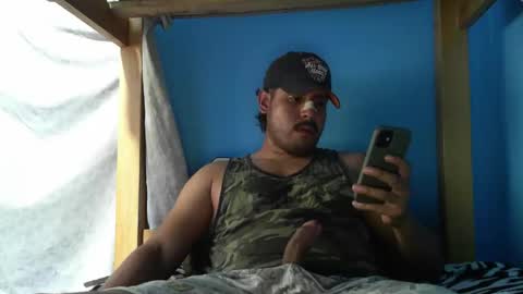 Snapshot of sandalo123 chatting on 05-01-26, 01:43 sandalo123 online show from 05-01-26, 01:43
