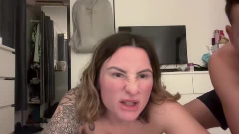 Snapshot of sandb250 chatting on 03-09-25, 12:00 sandb250 online show from 03-09-25, 12:00