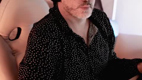 Sanders online show from 01-19-25, 02:04