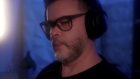 Sanders online show from 10-13-25, 02:33