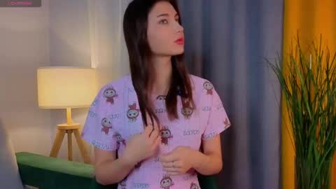 Snapshot of sandili chatting on 11-24-25, 01:27 Isabel but you can call me Bella online show from 11-24-25, 01:27