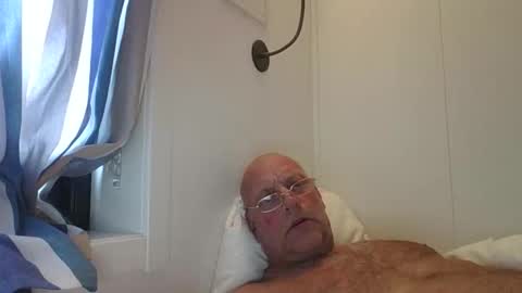 Snapshot of sandnesrune523 chatting on 11-10-25, 11:31 sandnesrune523 online show from 11-10-25, 11:31